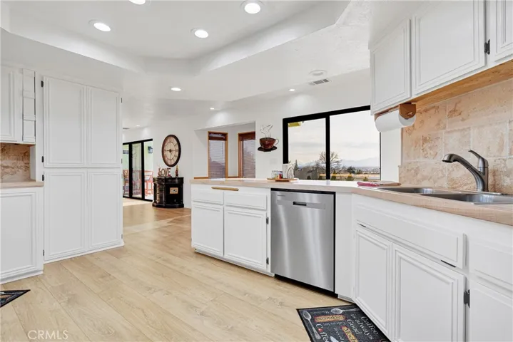 13642 Delaware Road, Apple Valley, California 92308