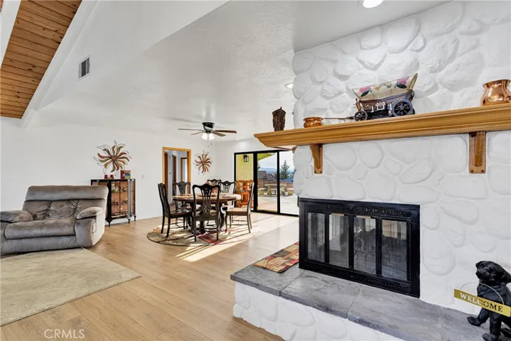 13642 Delaware Road, Apple Valley, California 92308