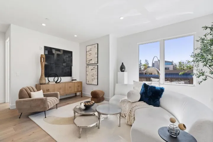 425 First Street 13, Los Altos, California 94022