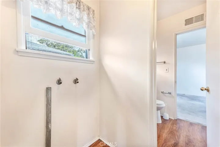 6952 Cozycroft Avenue, Winnetka, California 91306