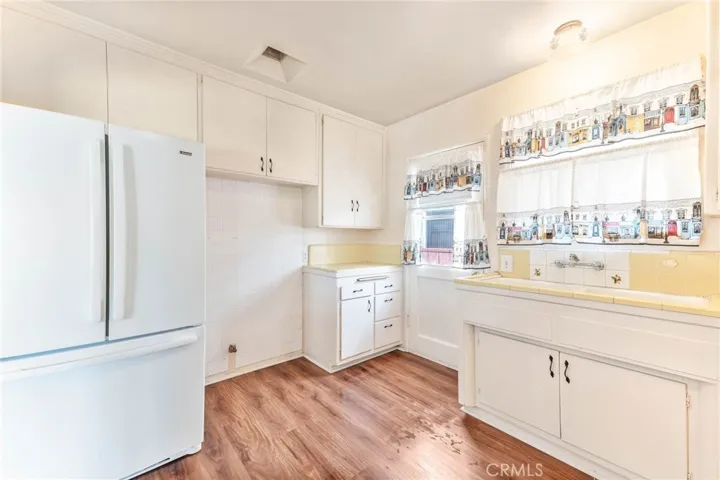 6952 Cozycroft Avenue, Winnetka, California 91306