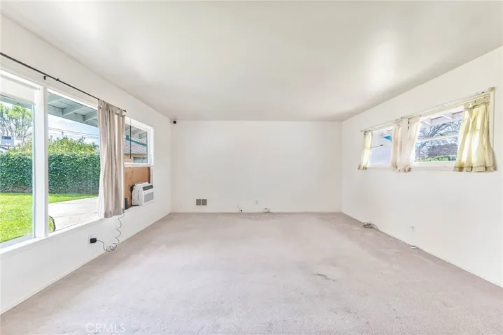 6952 Cozycroft Avenue, Winnetka, California 91306