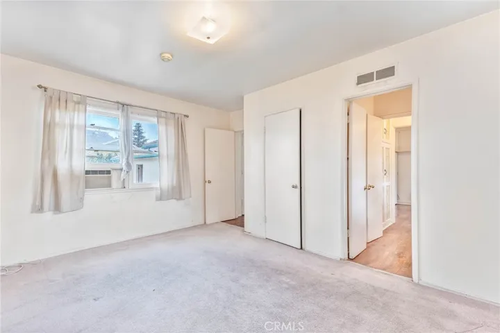 6952 Cozycroft Avenue, Winnetka, California 91306