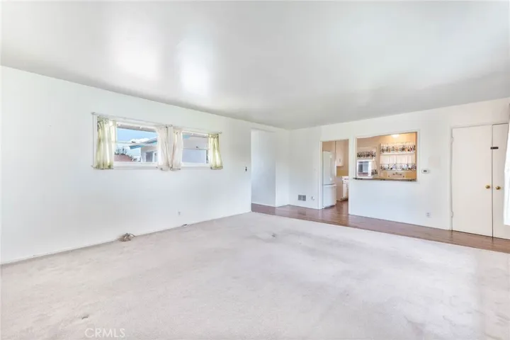6952 Cozycroft Avenue, Winnetka, California 91306