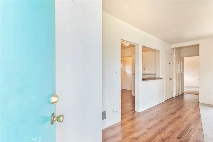 6952 Cozycroft Avenue, Winnetka, California 91306
