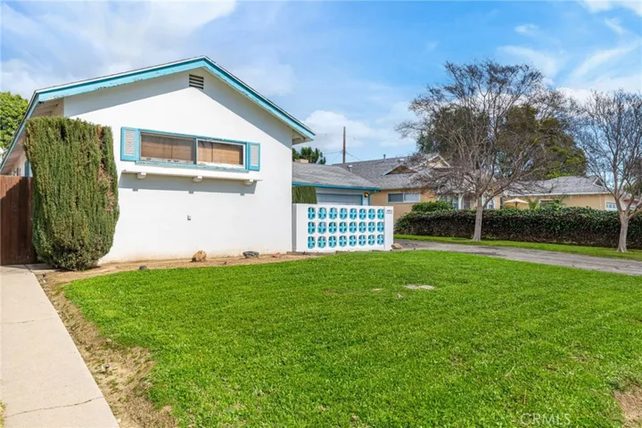 6952 Cozycroft Avenue, Winnetka, California 91306