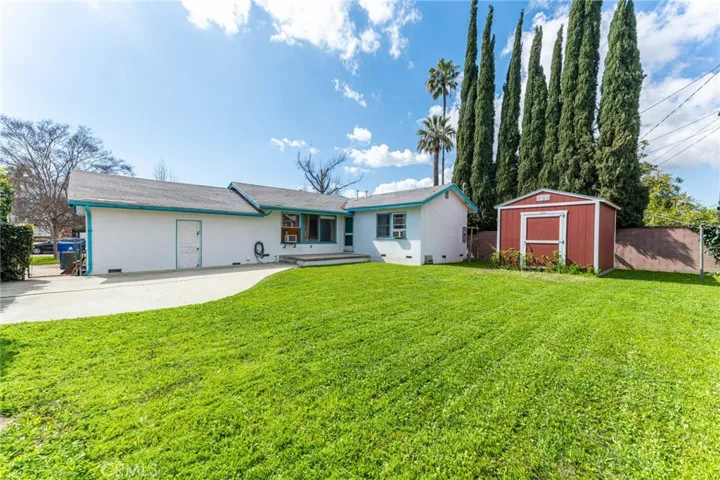 6952 Cozycroft Avenue, Winnetka, California 91306