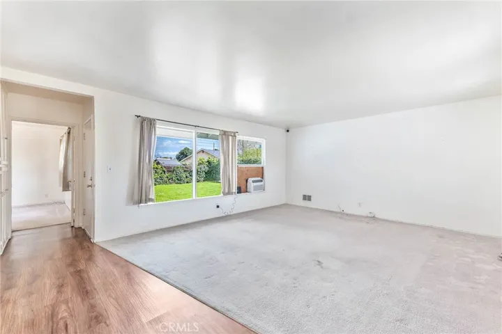6952 Cozycroft Avenue, Winnetka, California 91306
