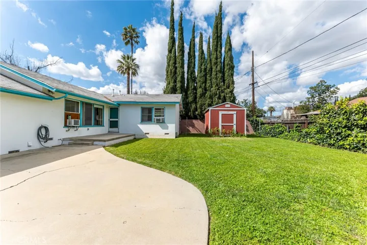 6952 Cozycroft Avenue, Winnetka, California 91306