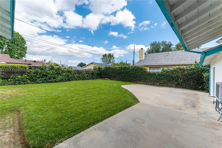 6952 Cozycroft Avenue, Winnetka, California 91306