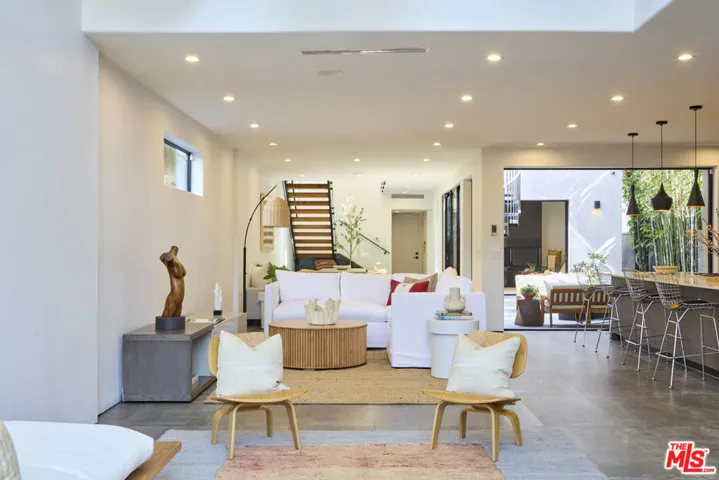 822 California Avenue, Venice, California 90291