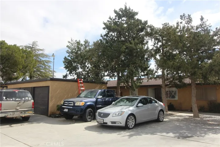15761 Serrano Road, Apple Valley, California 92307