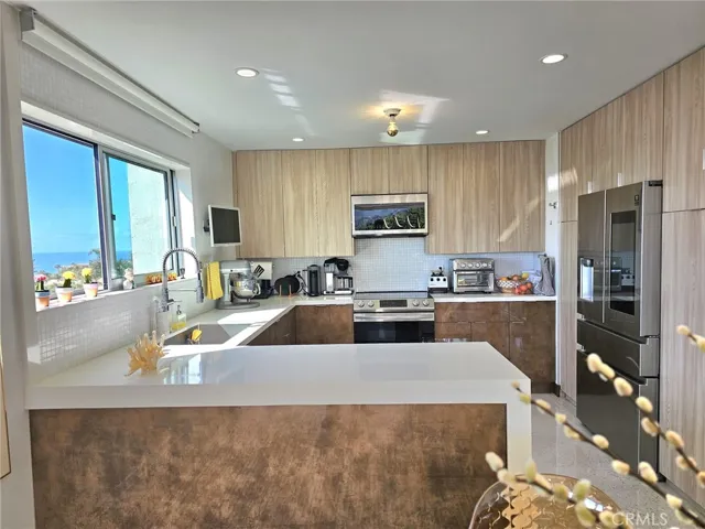 32646 Coastsite Drive 202, Rancho Palos Verdes, California 90275