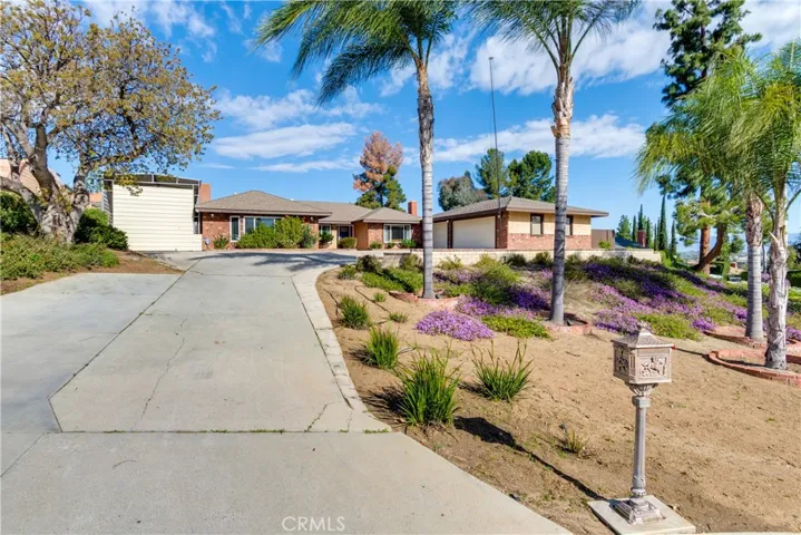 15645 Saddleback Road, Riverside, California 92506