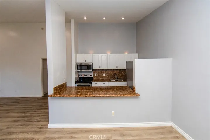 631 S Prospect Avenue 201, Redondo Beach, California 90277