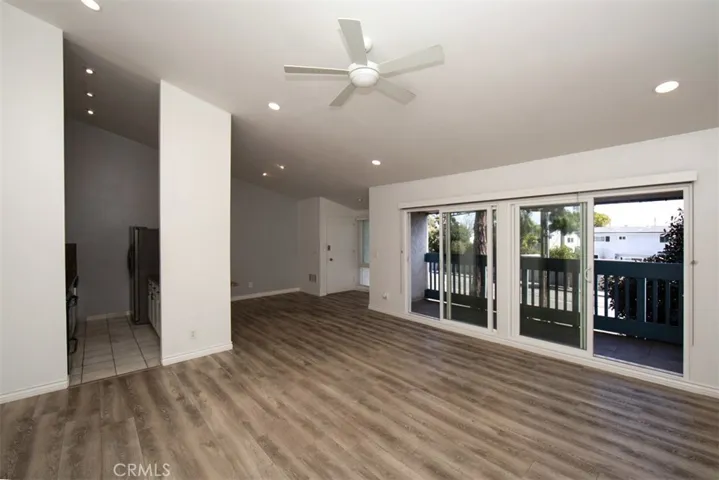 631 S Prospect Avenue 201, Redondo Beach, California 90277