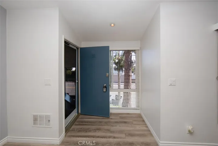 631 S Prospect Avenue 201, Redondo Beach, California 90277