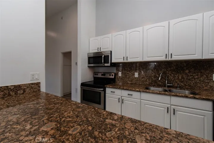 631 S Prospect Avenue 201, Redondo Beach, California 90277