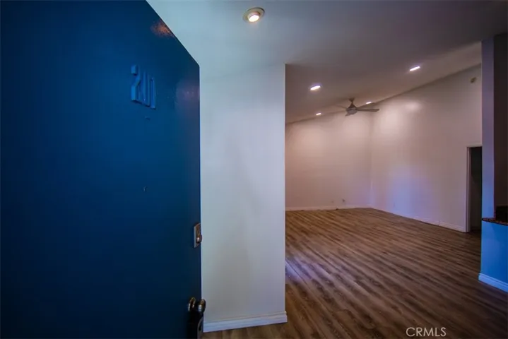631 S Prospect Avenue 201, Redondo Beach, California 90277