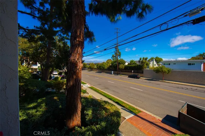 631 S Prospect Avenue 201, Redondo Beach, California 90277