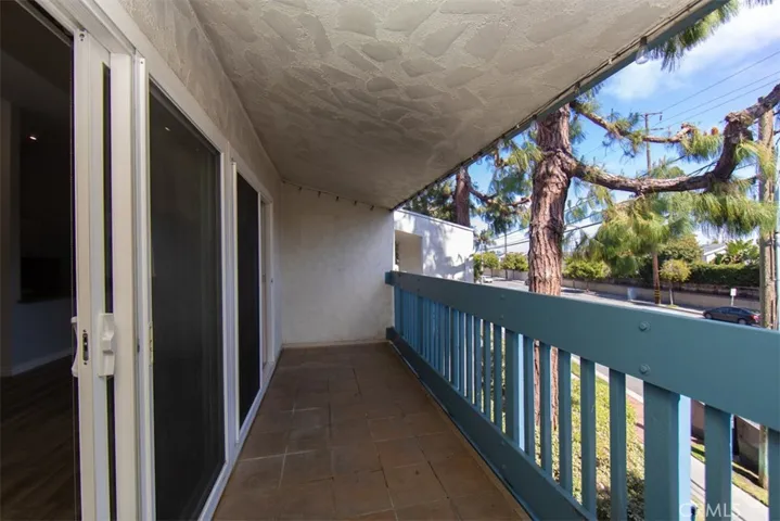 631 S Prospect Avenue 201, Redondo Beach, California 90277