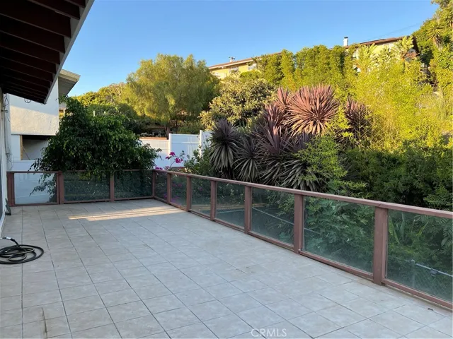 28040 Lobrook Drive, Rancho Palos Verdes, California 90275
