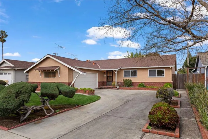 3325 Lindenoaks Drive, San Jose, California 95117