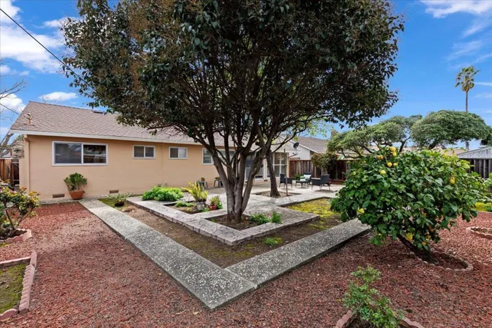 3325 Lindenoaks Drive, San Jose, California 95117