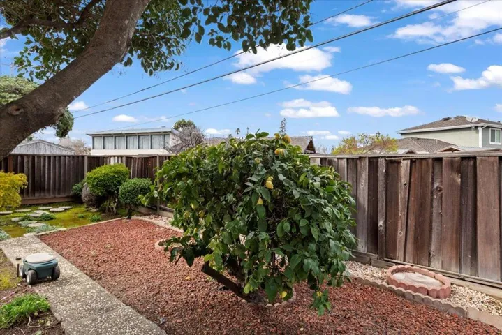 3325 Lindenoaks Drive, San Jose, California 95117