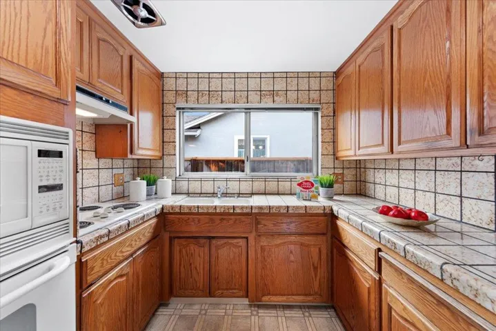 3325 Lindenoaks Drive, San Jose, California 95117