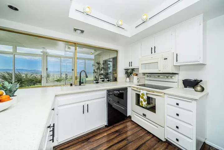 3902 Vista Campana N 17, Oceanside, California 92057