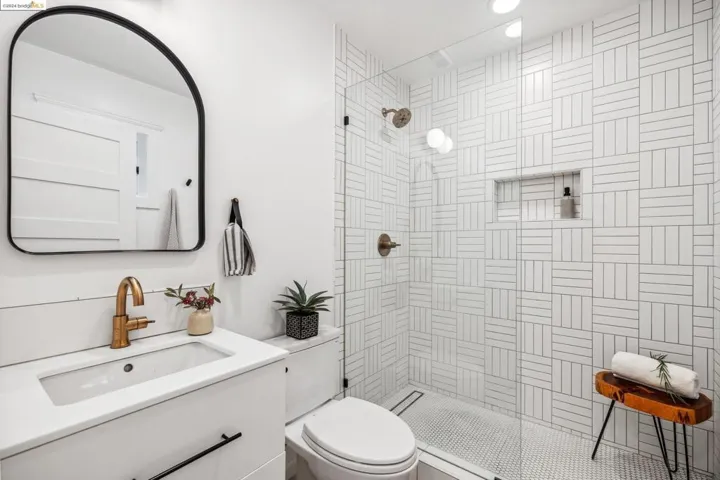 174 Vernon Ter, Oakland, California 94610