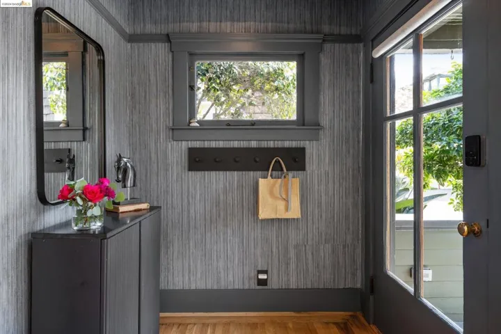 174 Vernon Ter, Oakland, California 94610
