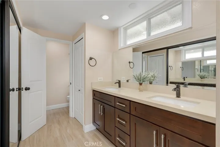 8231 Del Oro Lane, La Palma, California 90623