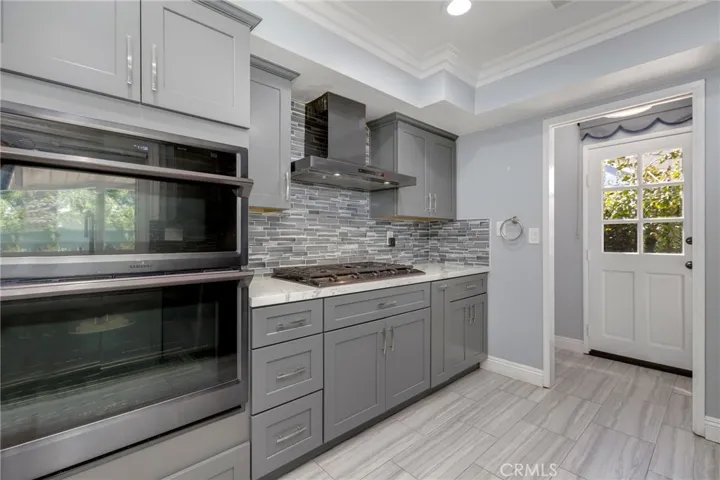 8231 Del Oro Lane, La Palma, California 90623