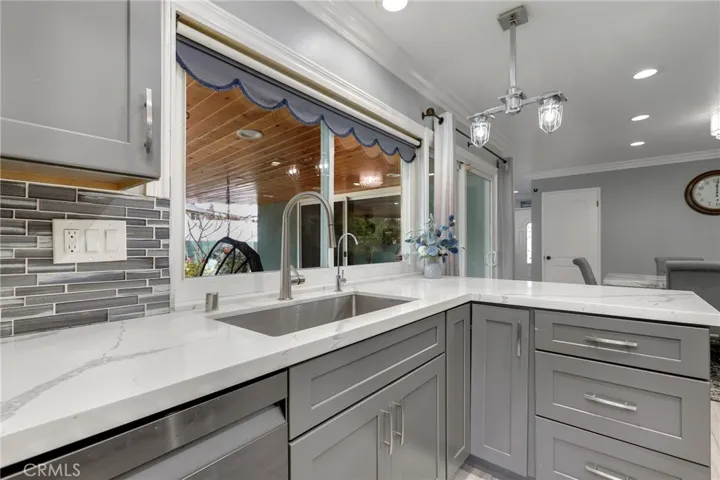 8231 Del Oro Lane, La Palma, California 90623