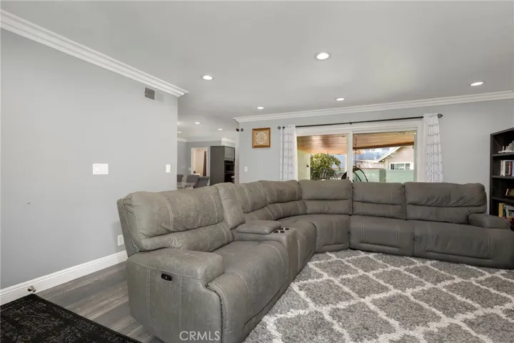 8231 Del Oro Lane, La Palma, California 90623