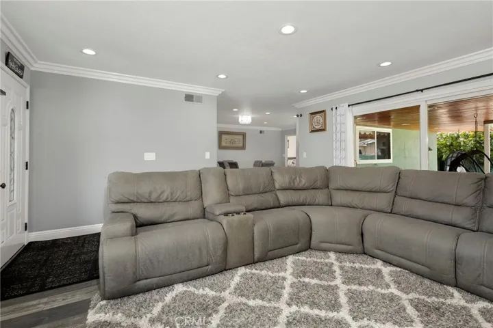 8231 Del Oro Lane, La Palma, California 90623