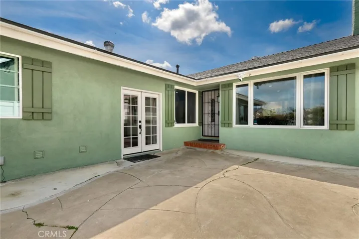 8231 Del Oro Lane, La Palma, California 90623