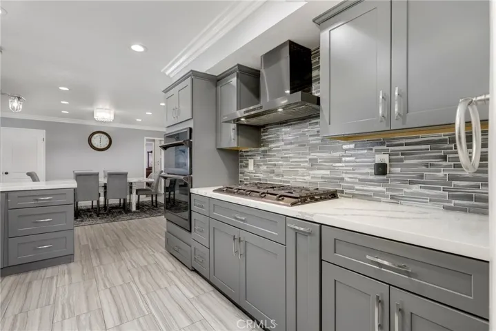 8231 Del Oro Lane, La Palma, California 90623
