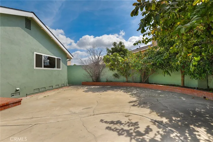 8231 Del Oro Lane, La Palma, California 90623