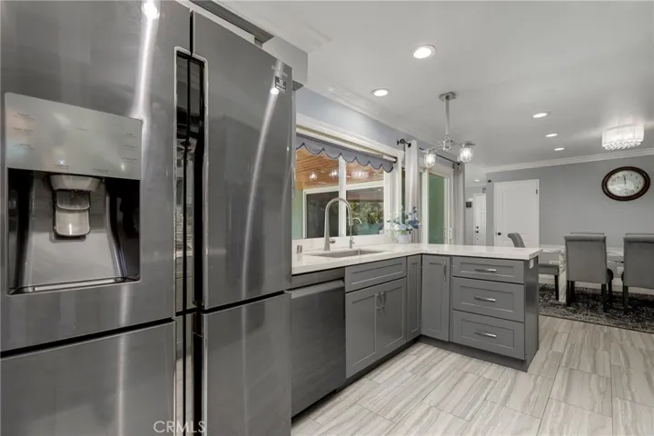 8231 Del Oro Lane, La Palma, California 90623