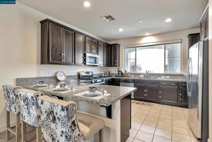 480 E Albertina Ave, Mountain House, California 95391