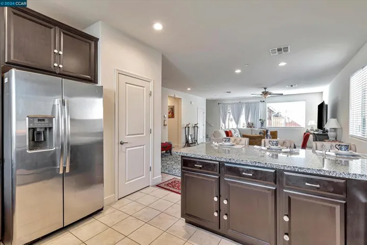480 E Albertina Ave, Mountain House, California 95391