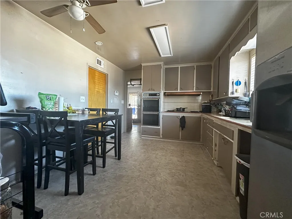 14822 Rodeo Drive, Victorville, California 92395 home-pic-4