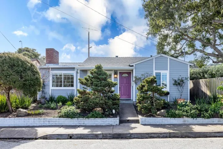 729 2nd Street, Pacific Grove, California 93950