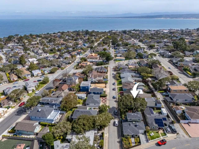 729 2nd Street, Pacific Grove, California 93950