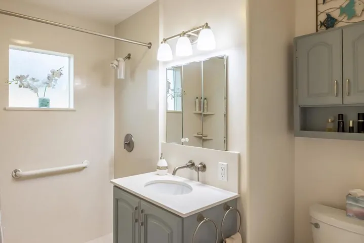 729 2nd Street, Pacific Grove, California 93950