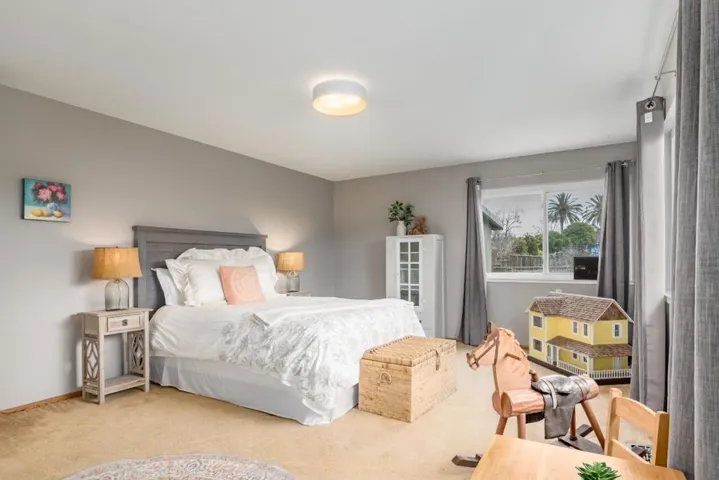 142 Molly Way, Santa Cruz, California 95065