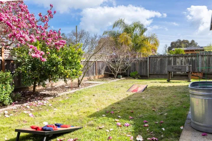 142 Molly Way, Santa Cruz, California 95065